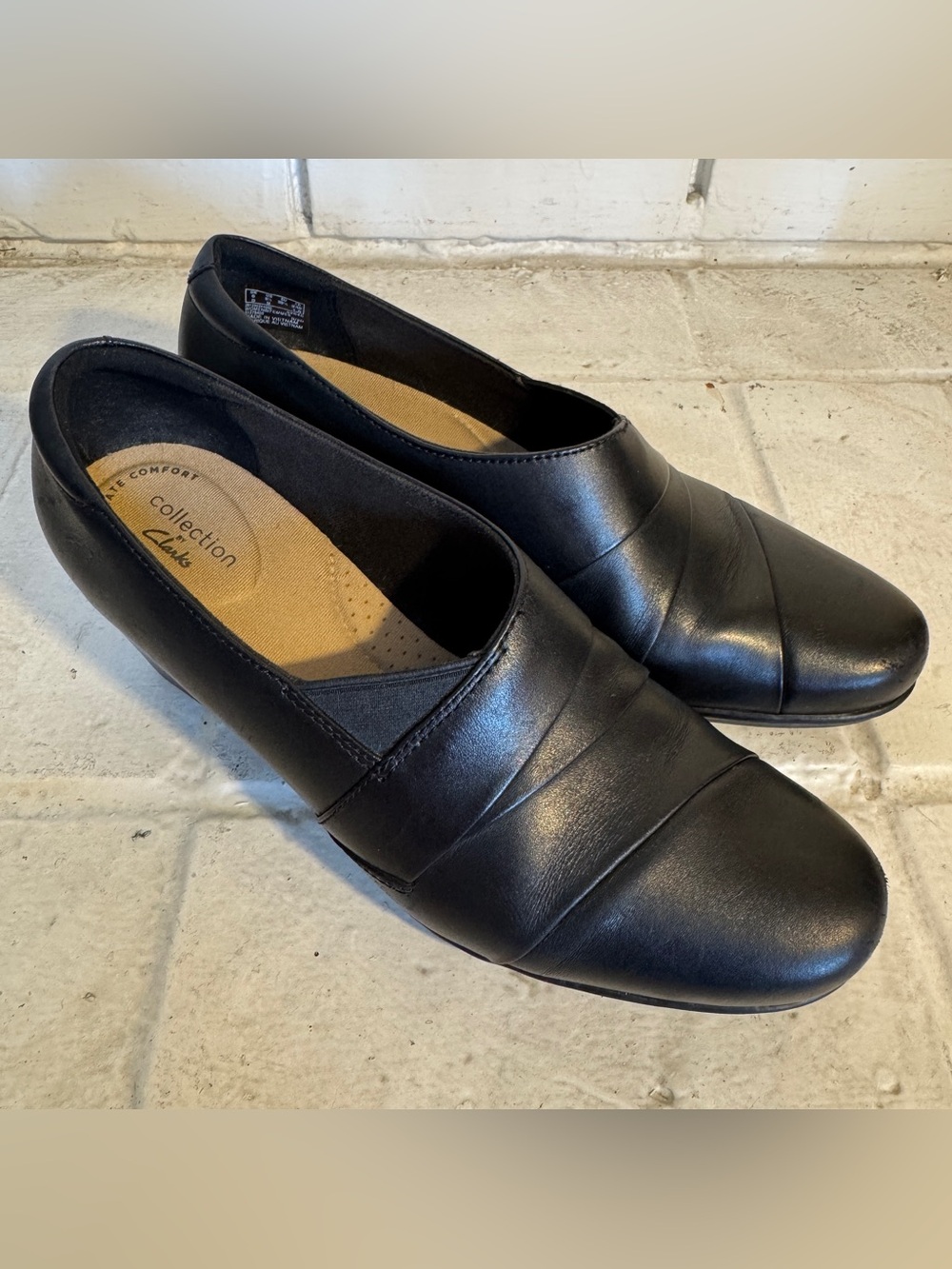 Clarks Collection Emslie Warbler Black Leather Block Heel Pumps Shooties 8.5M